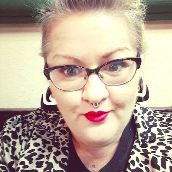 Meet the Posher Dresses & Skirts - Meet your Posher, Stephany